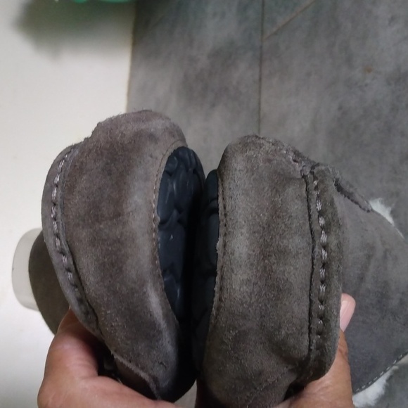 UGG SLIPPERS - Picture 4 of 8